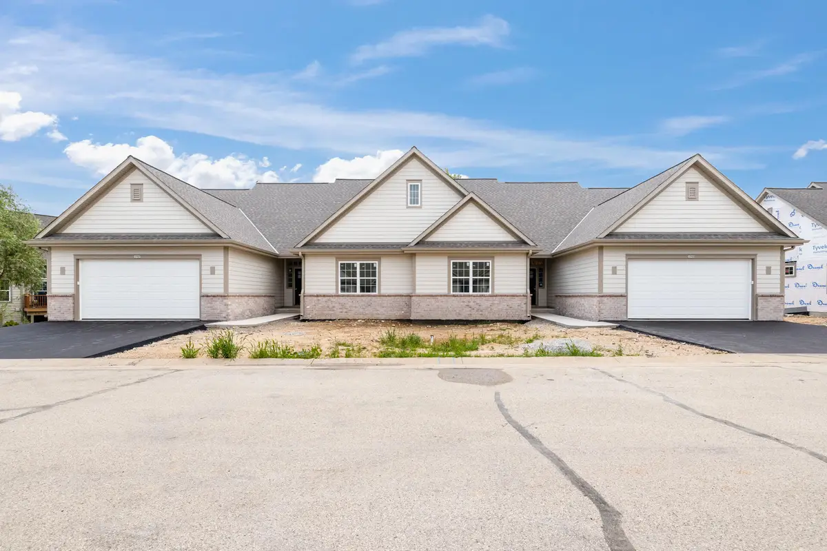 1797 Cedar Ridge Dr, Slinger, WI 53086 - #1