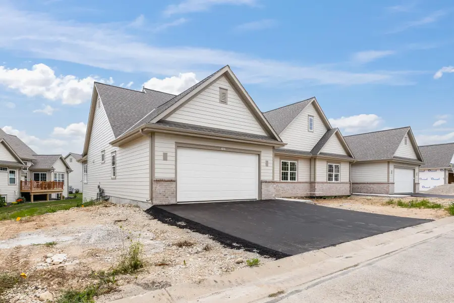 1797 Cedar Ridge Dr, Slinger, WI 53086 - #2