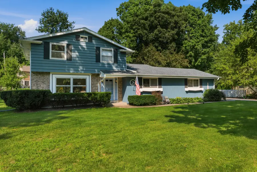 755 Tower Hill Dr, Brookfield, WI 53045 - #2
