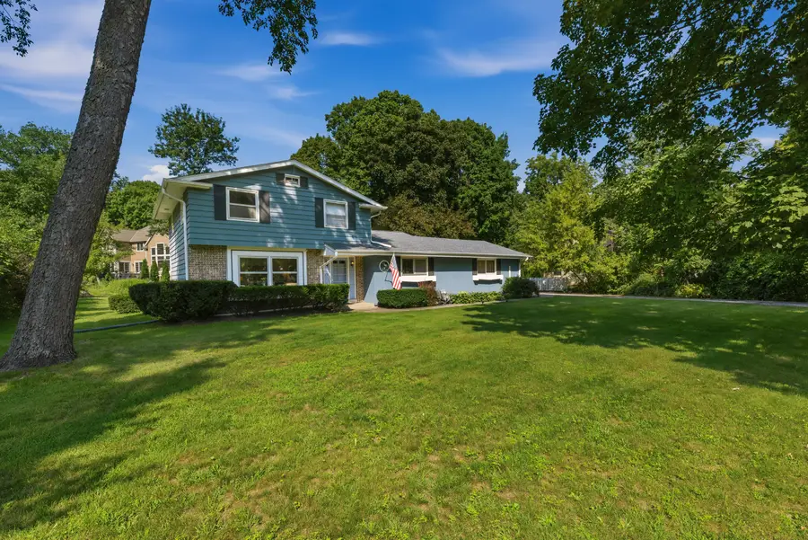 755 Tower Hill Dr, Brookfield, WI 53045 - #3