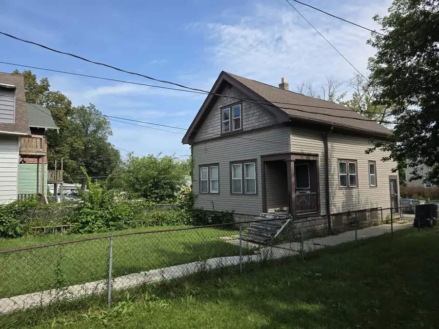 3566 N 11th St, Milwaukee, WI 53206 - #3