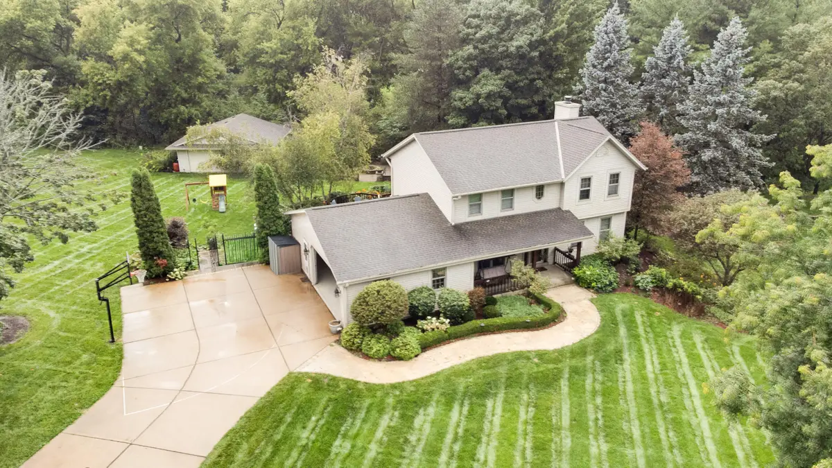 W264N6615 Hillview Dr, Lisbon, WI 53089 - #1