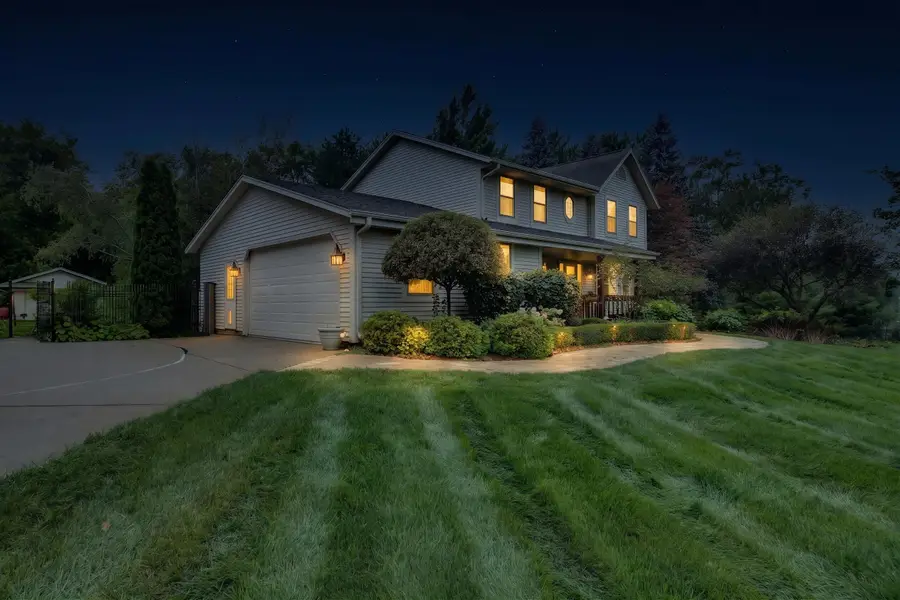 W264N6615 Hillview Dr, Lisbon, WI 53089 - #3