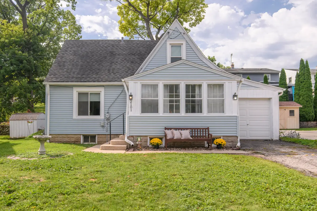 2101 Oaklawn Ave, Waukesha, WI 53188 - #1