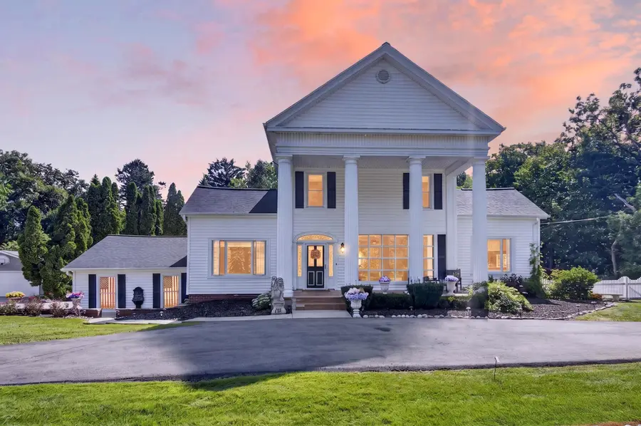 115 S Lakeshore Dr, Somers, WI 53140 - #2