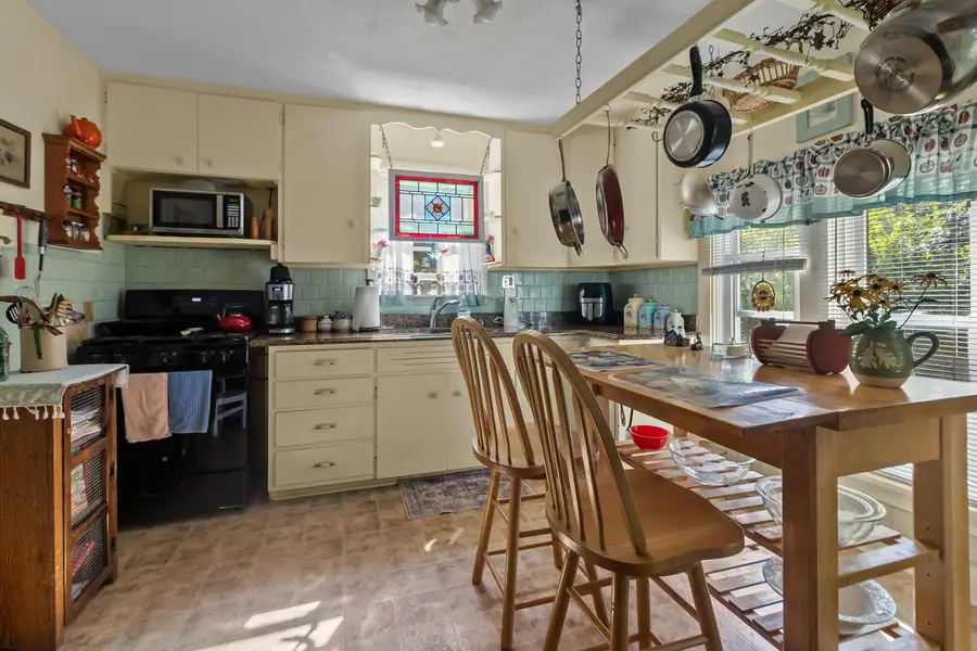 117 N Fourth St, Delavan, WI 53115 - #3