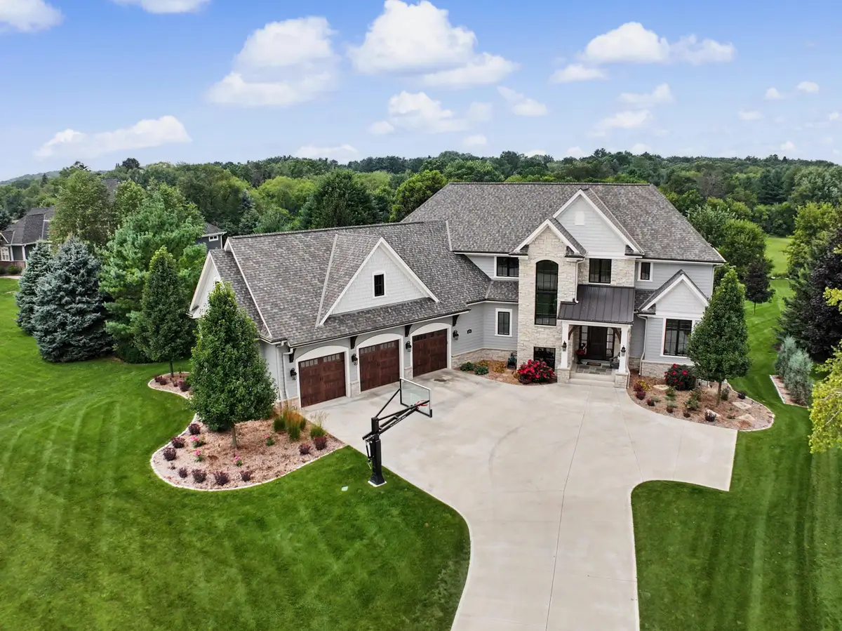 254 Legend Heights Ct, Wales, WI 53183 - #1
