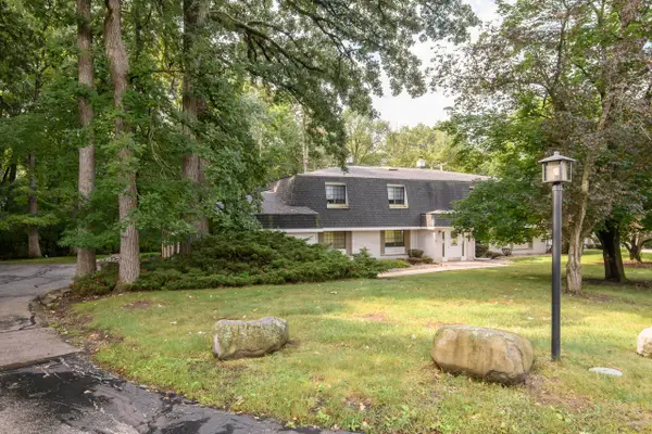 20155 Independence Dr, Brookfield, WI 53045
