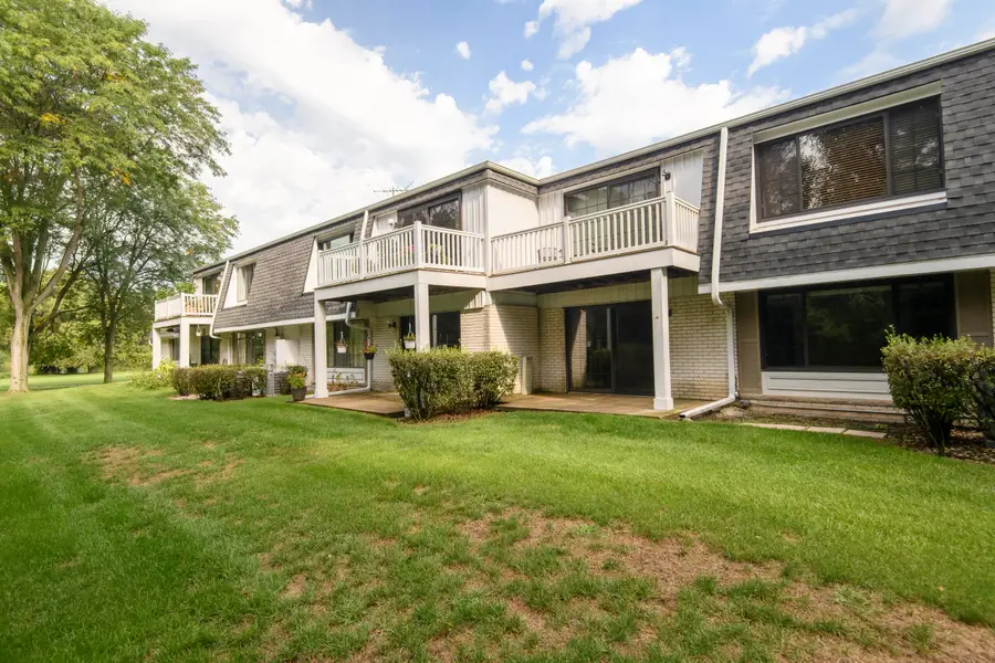 20155 Independence Dr, Brookfield, WI 53045 - #3