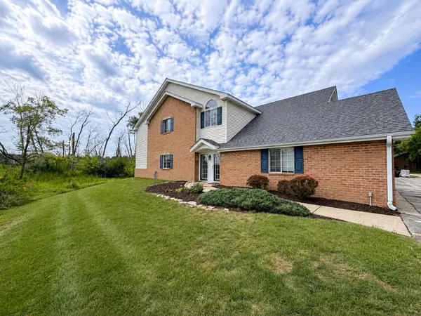 S77W19339 Lakewood Dr, Muskego, WI 53150