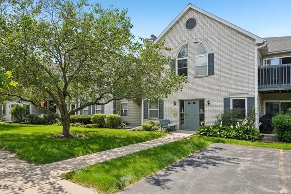 N25W24069 River Park Dr, Pewaukee, WI 53072