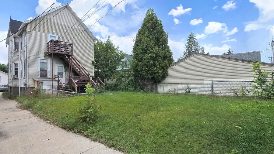 1558 S 13th St, Milwaukee, WI 53204 - #2