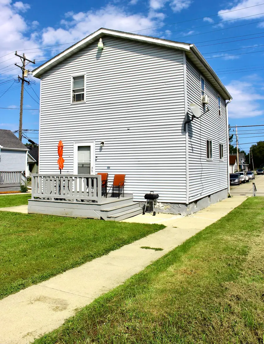 926 N Memorial Dr, Racine, WI 53404 - #3