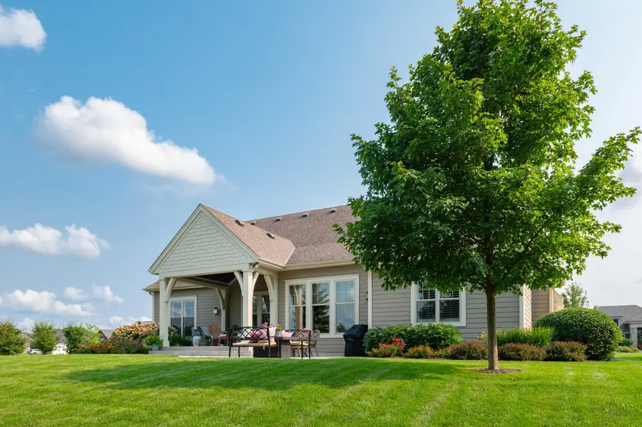 232 Four Winds Ct, Hartland, WI 53029 - #3