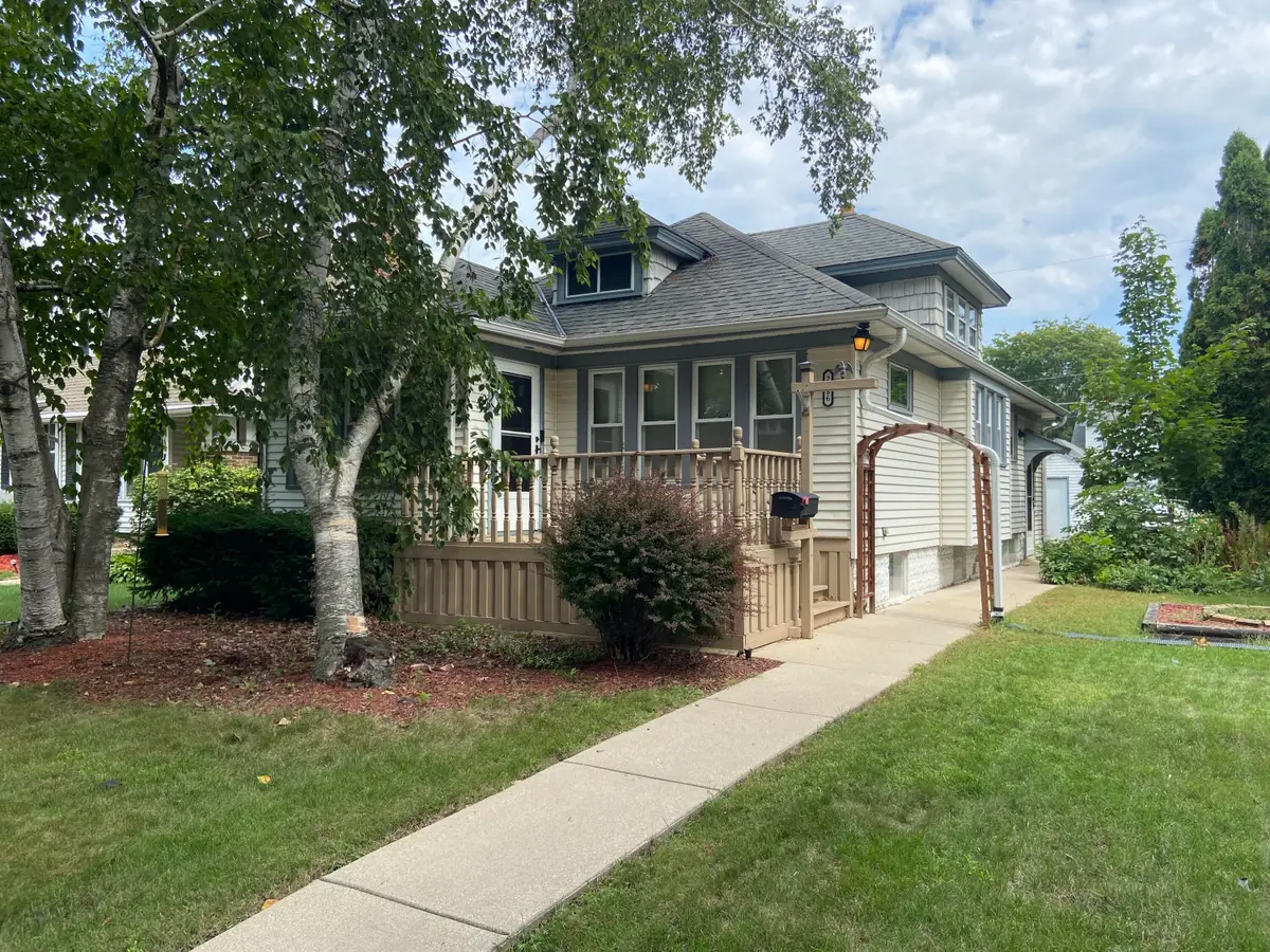 2156 S Livingston Ter, West Allis, WI 53219 - #1