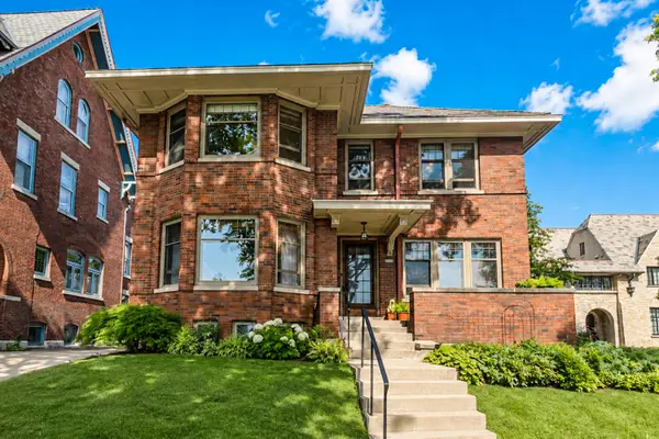 2625 N Wahl Ave, Milwaukee, WI 53211