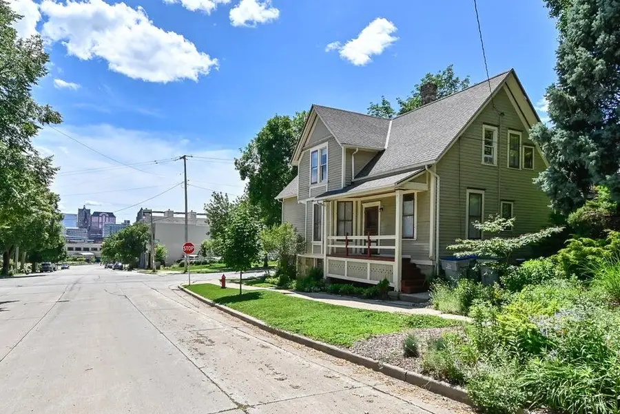 140 E Vine St, Milwaukee, WI 53212 - #2