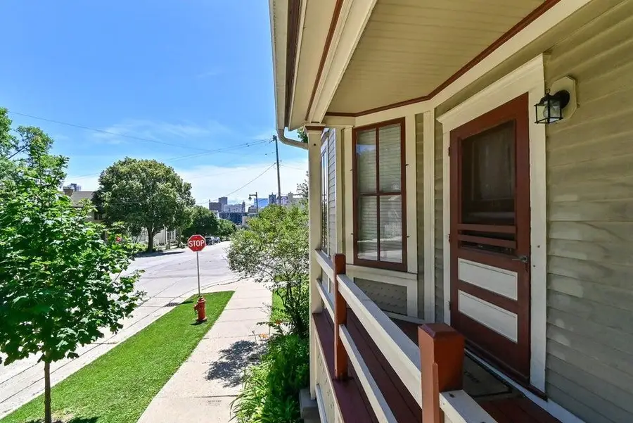 140 E Vine St, Milwaukee, WI 53212 - #3