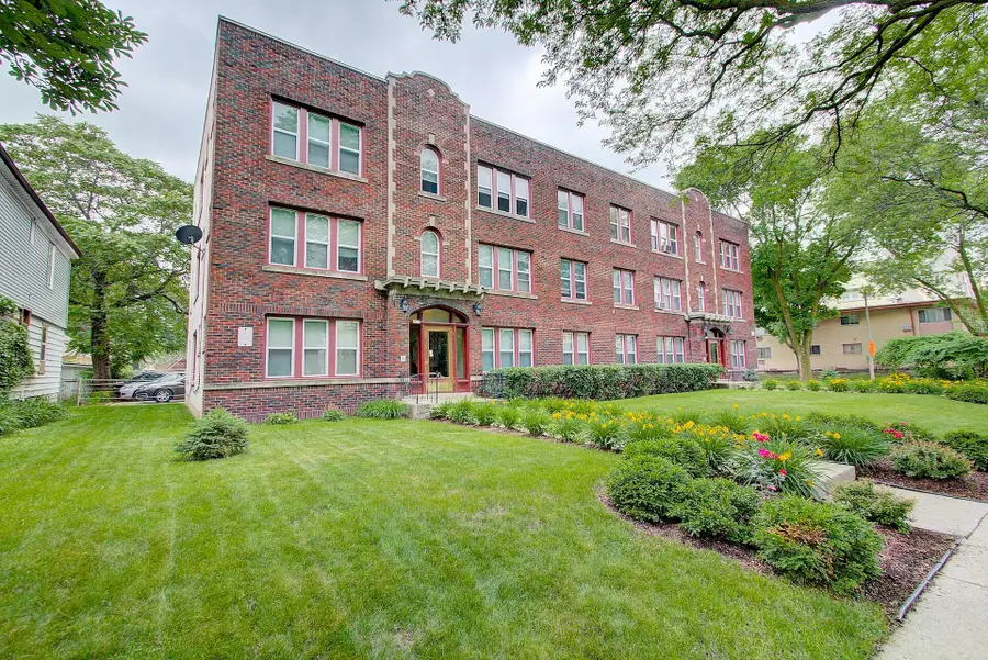 3313 W Wells St, Milwaukee, WI 53209 - #3