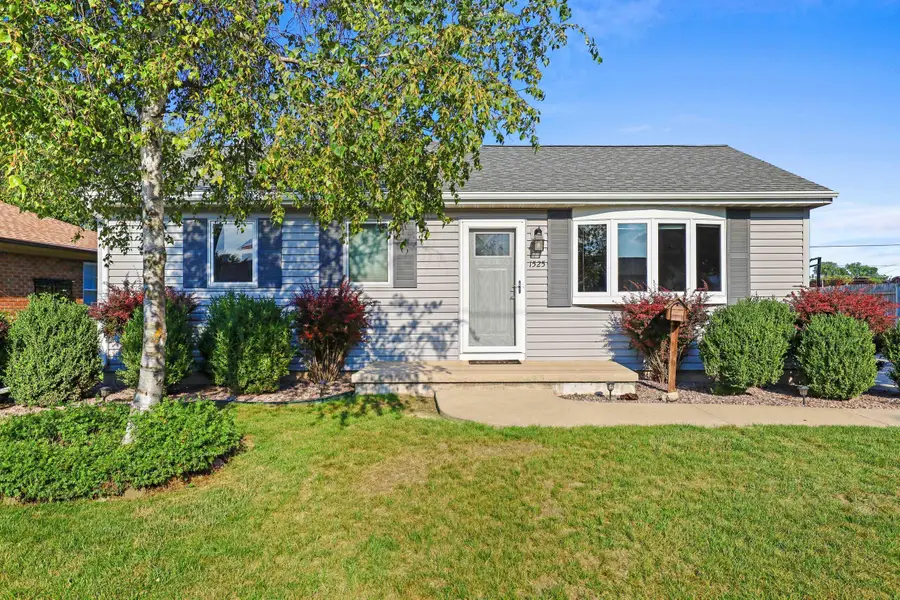 1525 S 25th St, Manitowoc, WI 54220 - #3