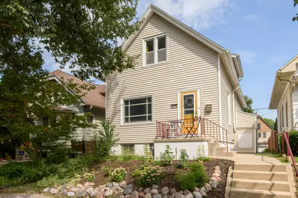 2572 S Howell Ave, Milwaukee, WI 53207