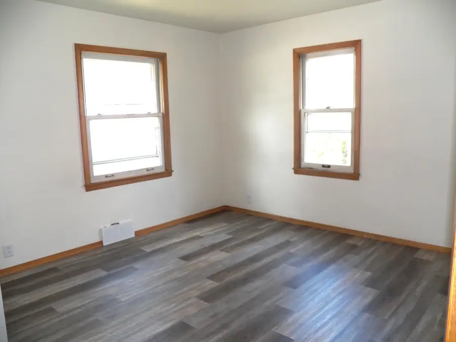 3807 Macarthur Dr, Manitowoc, WI 54220 - #3