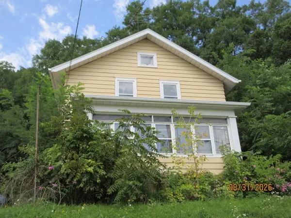 732 E North St, Waukesha, WI 53188