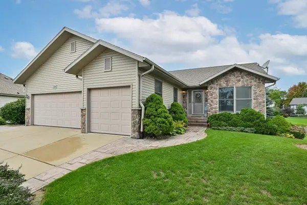 7844 Lakeview Rd, Waterford, WI 53185