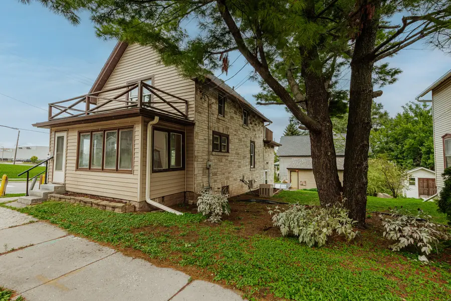 735 E North St, Waukesha, WI 53188 - #2