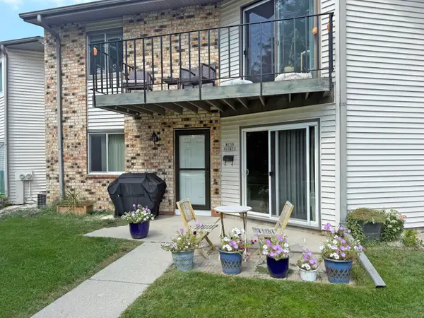 W170N11411 Armada Dr, Germantown, WI 53022