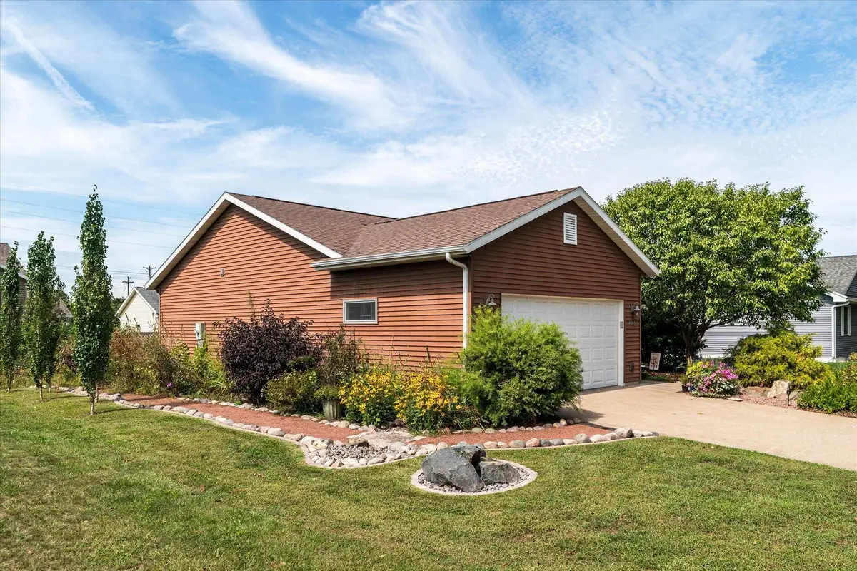4240 Verchota St, La Crosse, WI 54601 - #1