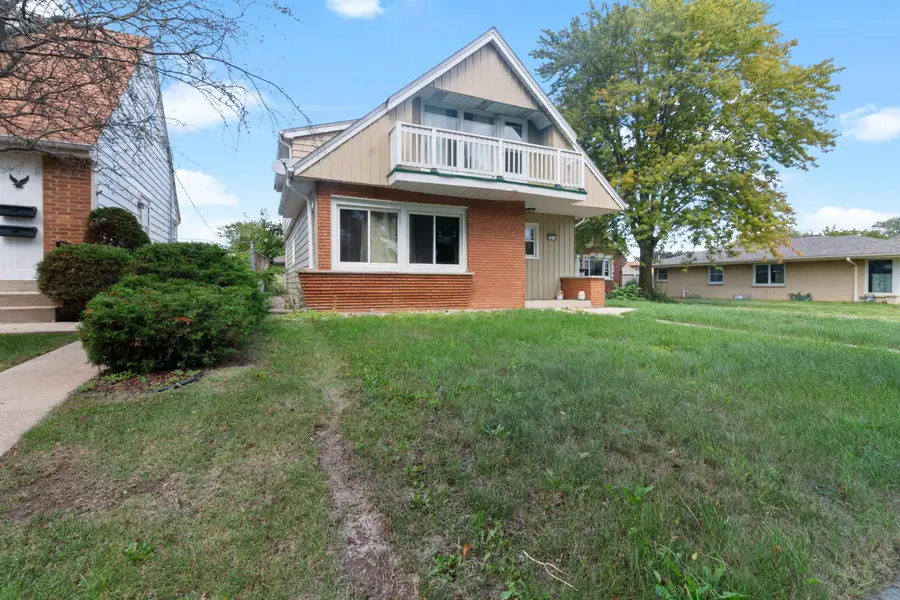 7810 W Howard Ave, Milwaukee, WI 53220 - #3