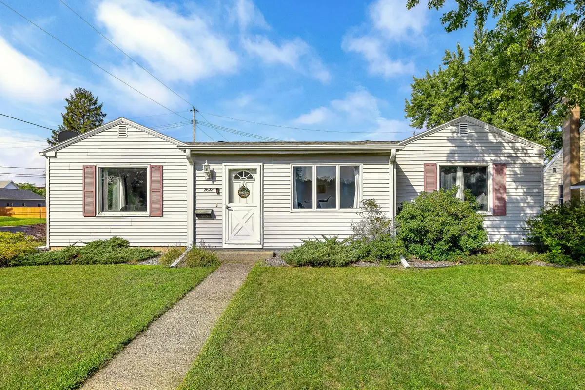 2622 Hoeschler Dr, La Crosse, WI 54601 - #1