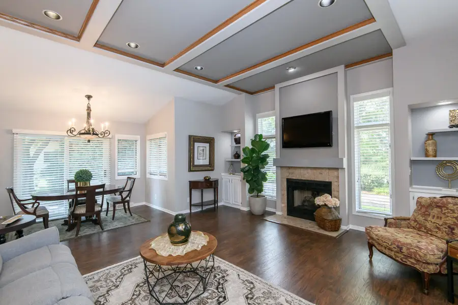 880 Pilgrim Pkwy, Elm Grove, WI 53122 - #2