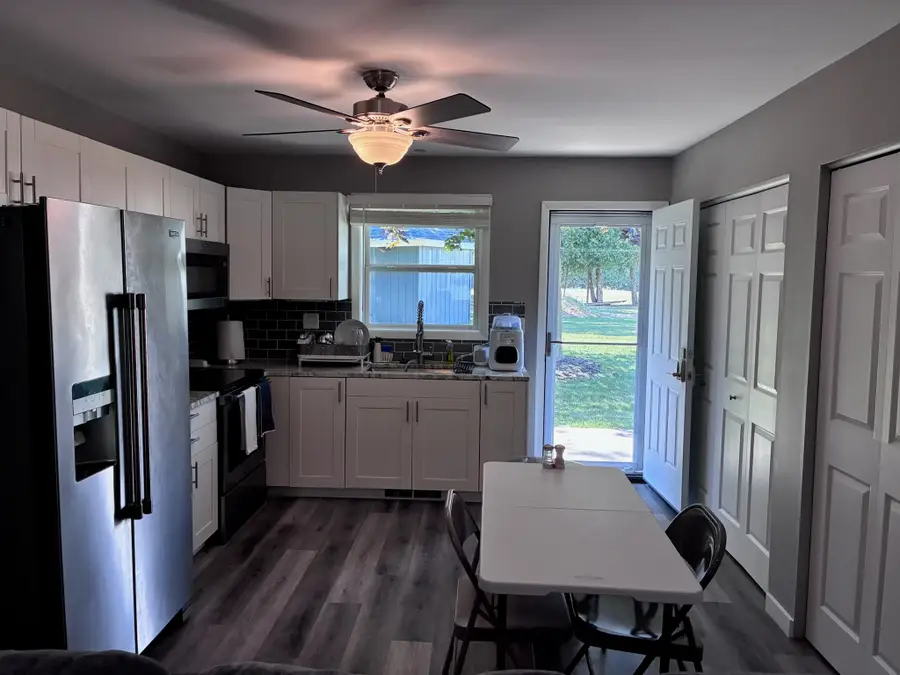 953 A Green Acres Dr, Sheboygan Falls, WI 53085 - #3