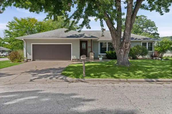 710 Oak Ter, La Crescent, MN 55947