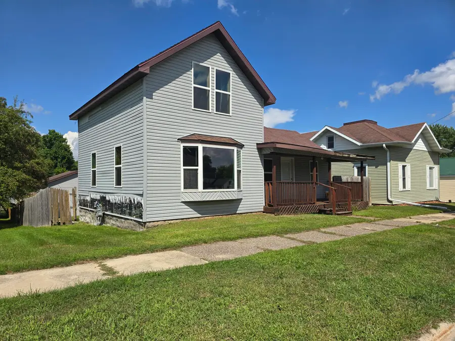 305 W Nott St, Tomah, WI 54660 - #2