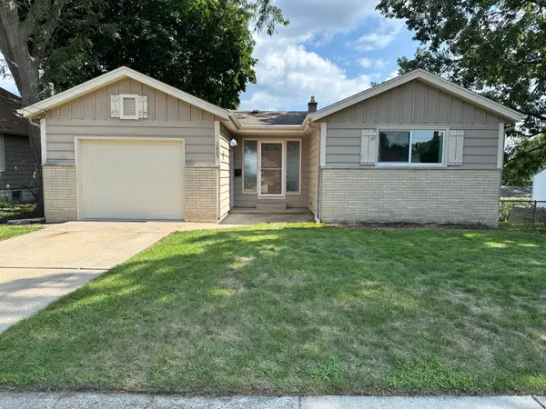 1007 Buena Vista Ave, Waukesha, WI 53188