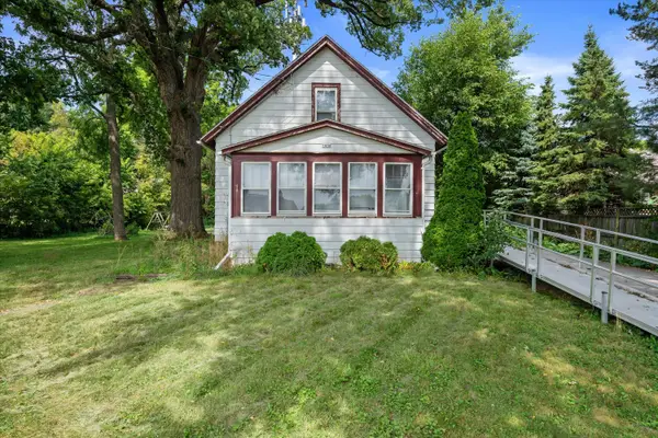 1436 E Racine Ave, Waukesha, WI 53186