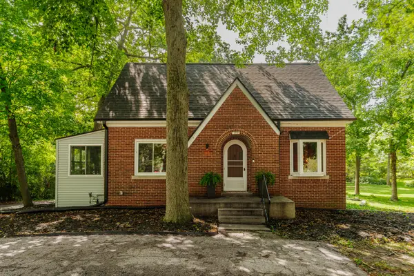 12585 W Cold Spring Rd, New Berlin, WI 53151