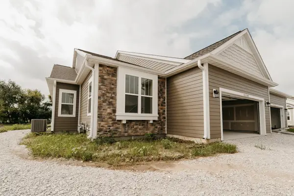 N17W29579 Caldicot Cir N, Delafield, WI 53072