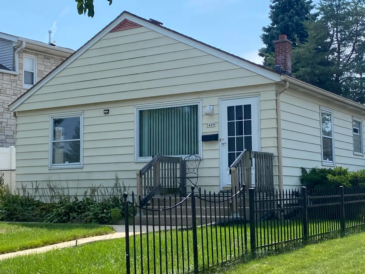 3409 W Wilbur Ave, Greenfield, WI 53221 - #1