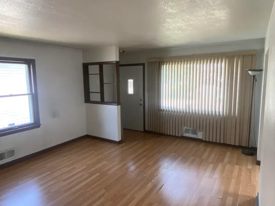 3409 W Wilbur Ave, Greenfield, WI 53221 - #2