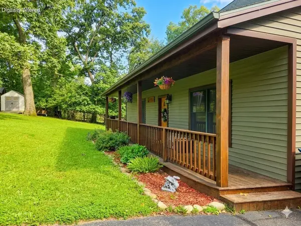 N5079 Sinissippi Point Rd, Hubbard, WI 53039