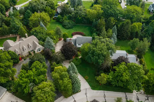 2400 Cedar Dr, Brookfield, WI 53045