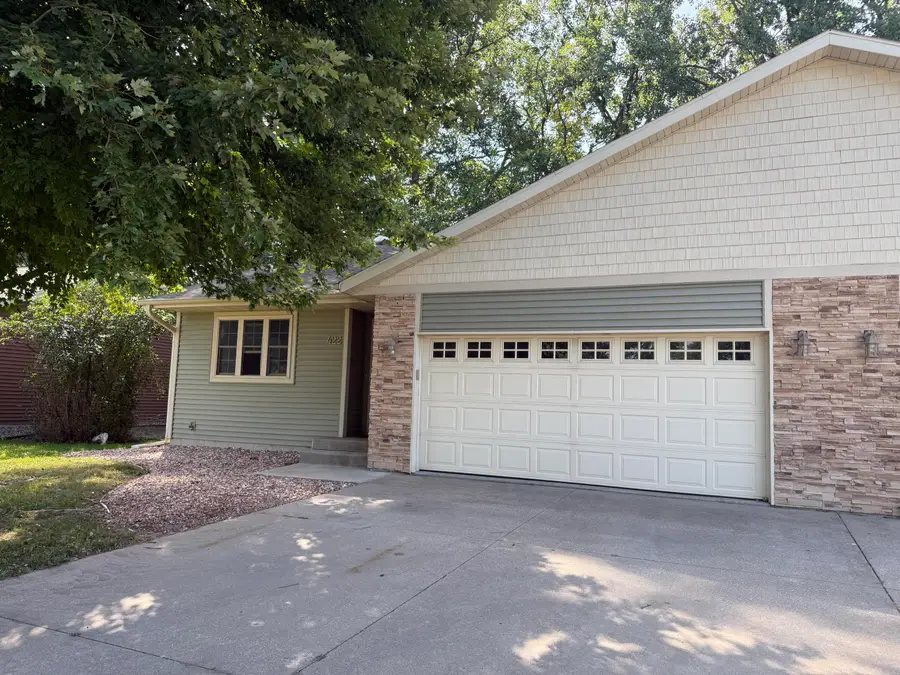 422 Callaway Blvd, French Island, WI 54603 - #2