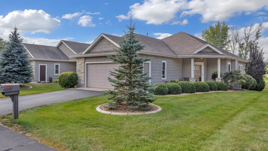1982 Golf Course Dr, Fond Du Lac, WI 54937 - #2