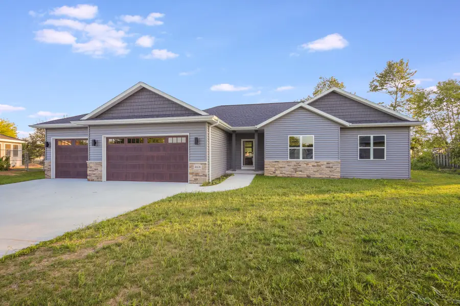 4631 Ridge Ct, Manitowoc, WI 54220 - #2
