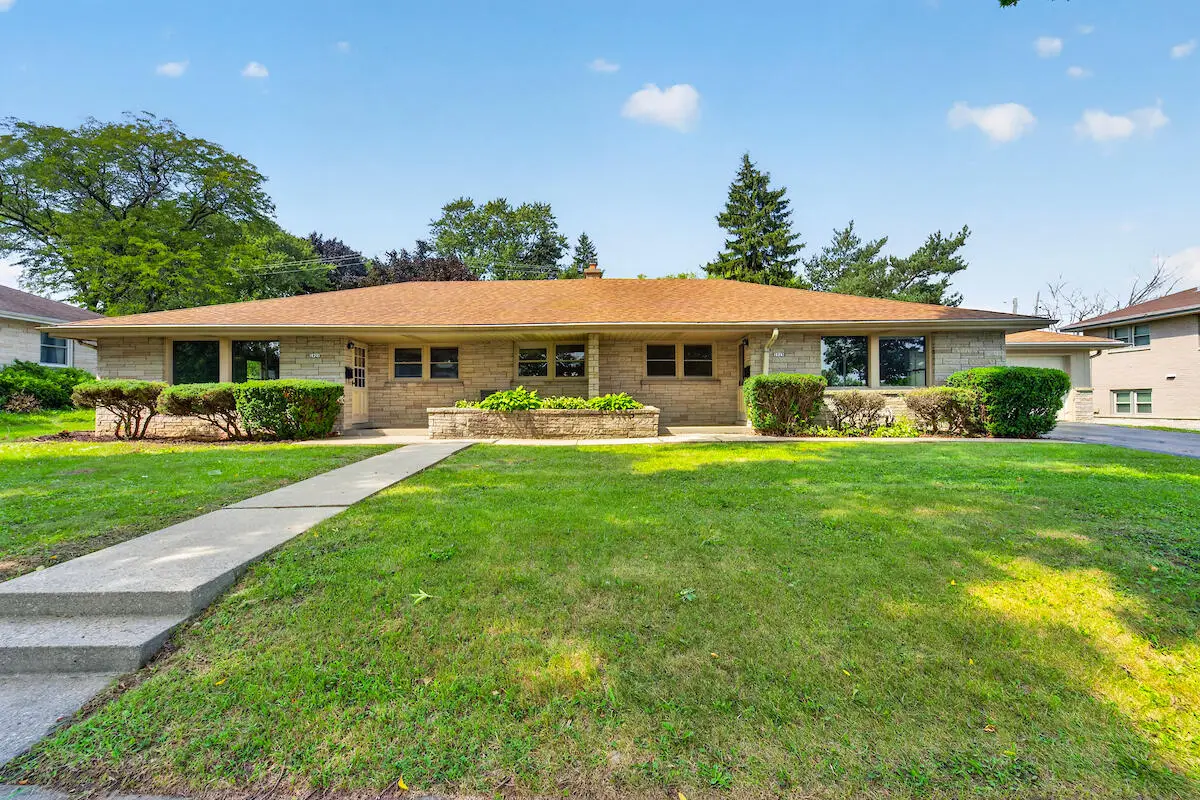 3921 N 100th St, Milwaukee, WI 53222 - #1