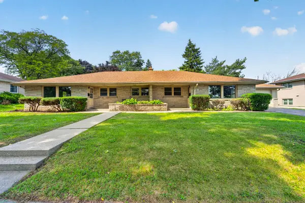 3921 N 100th St, Milwaukee, WI 53222